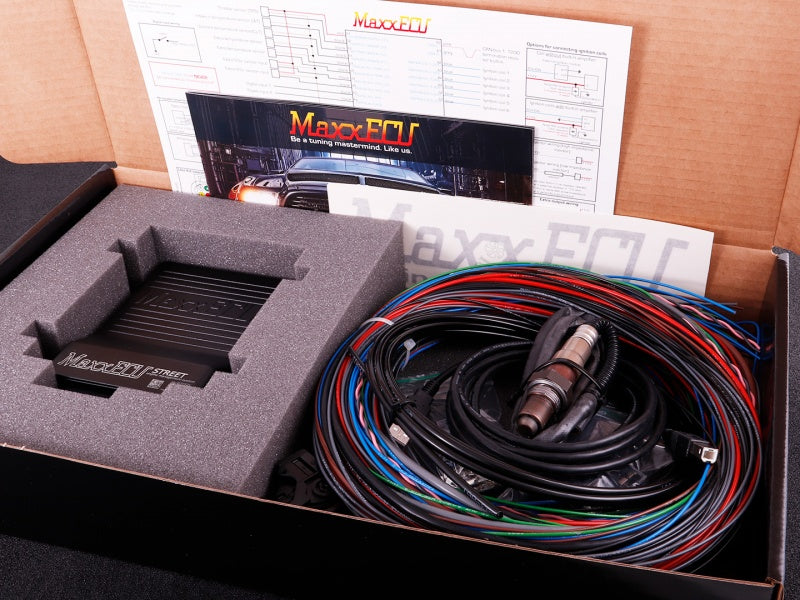 MaxxECU STREET - PREMIUM (ECU, johtosarja, lisävarusteet ja LSU 4.2)